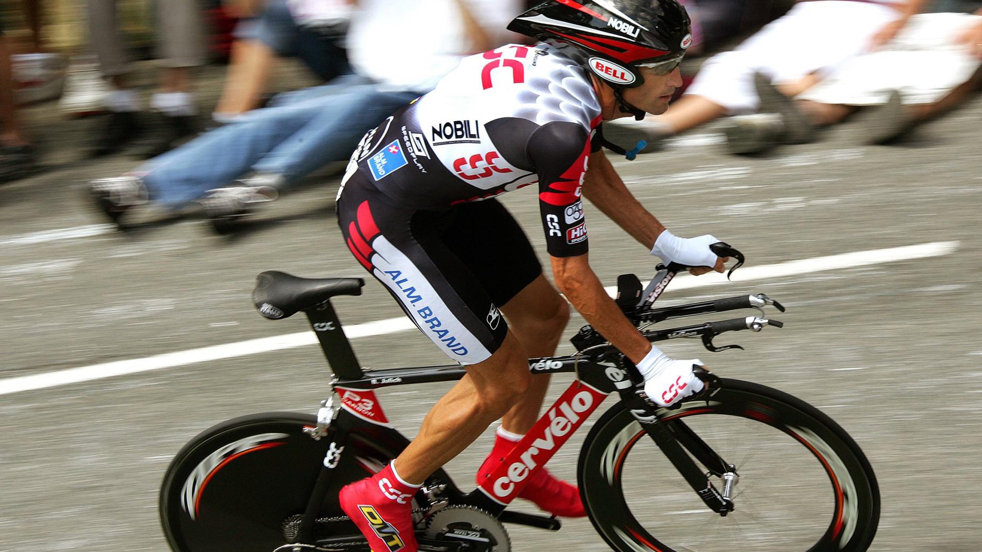 体育新闻中心参与国内首个智能体育装备博览会,智能体育产业